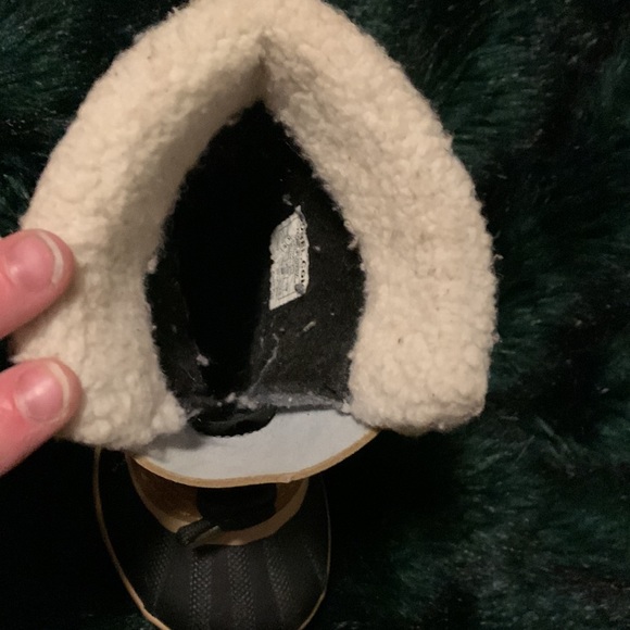 Sorel Children’s Yoot PAC TP Boot (needs new lace on right boot) - Picture 11 of 13